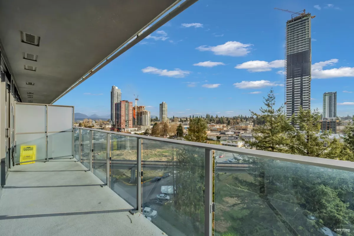Powder Room Photo of 907 13428 105 Avenue, Surrey, BC