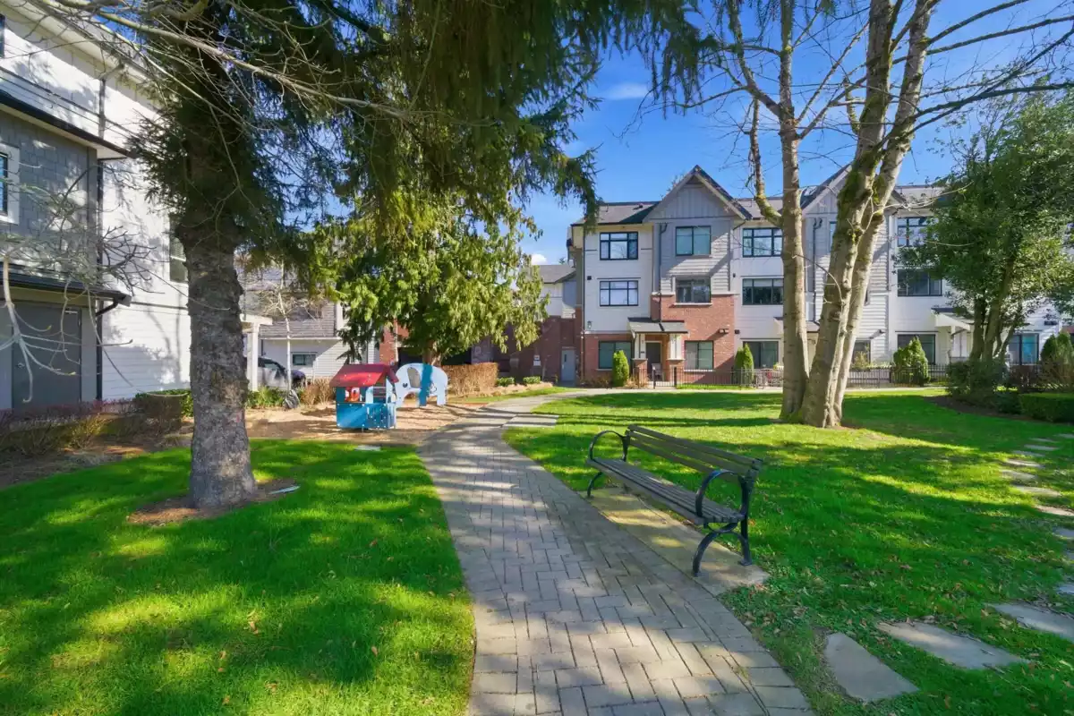 Mudroom Photo of 104 16528 24a Avenue, Surrey, BC