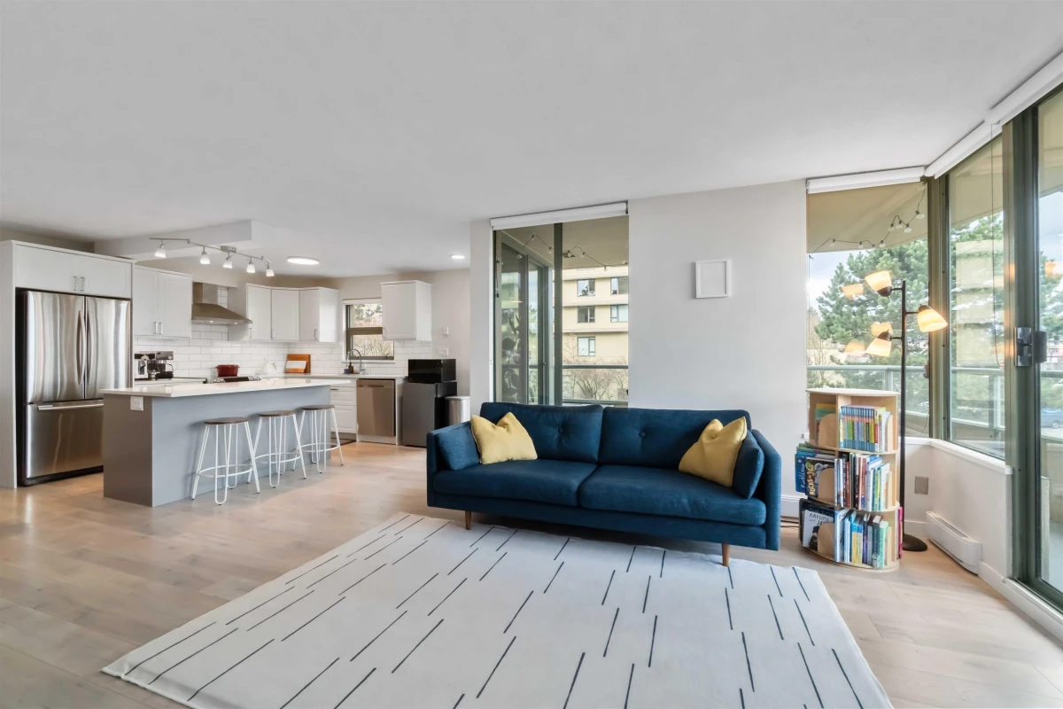 Kitchen Island Photo of 440 7288 Acorn Avenue, Burnaby, BC