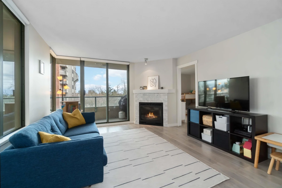 Kitchen Photo of 440 7288 Acorn Avenue, Burnaby, BC