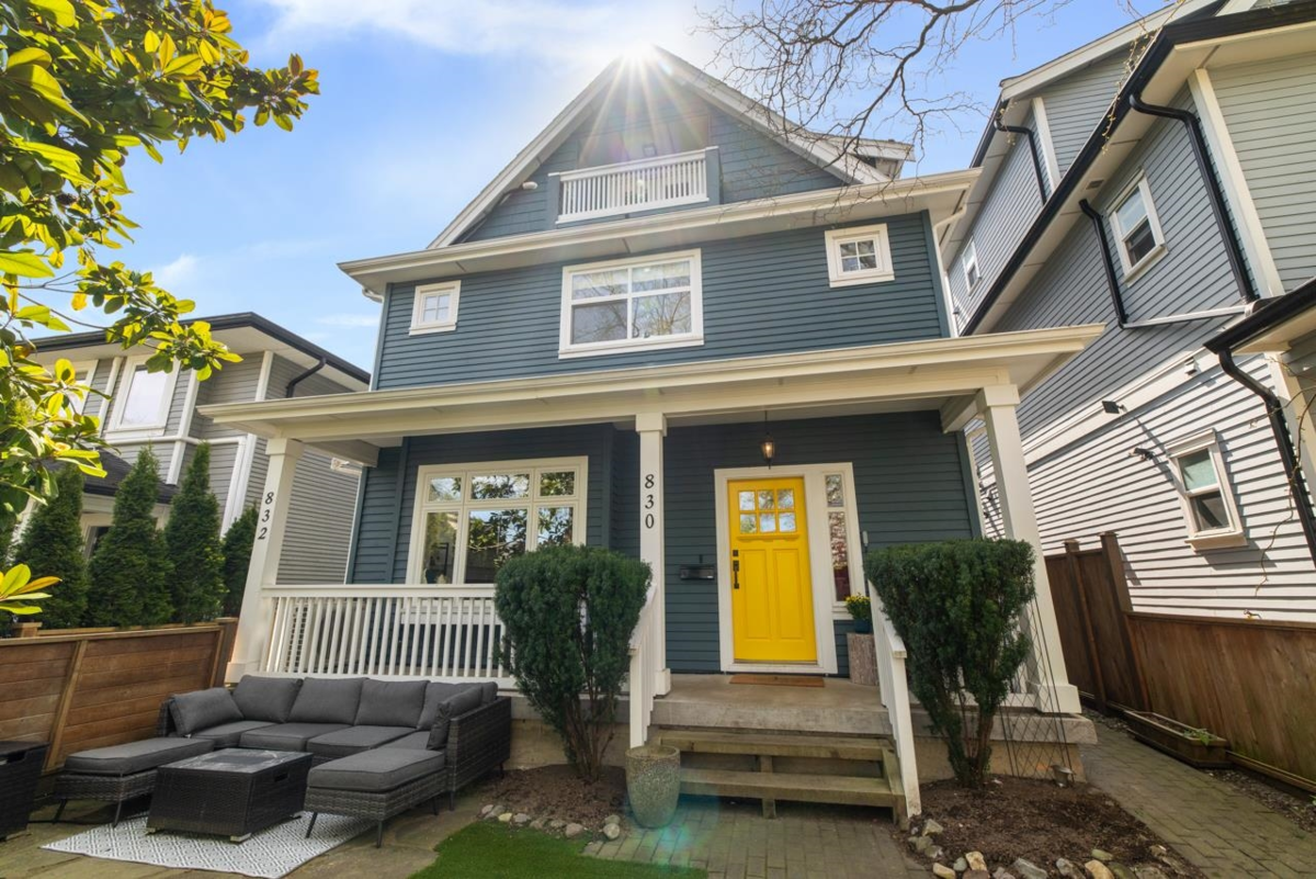 Living Room Photo of 830 E 10th Avenue, Vancouver, BC