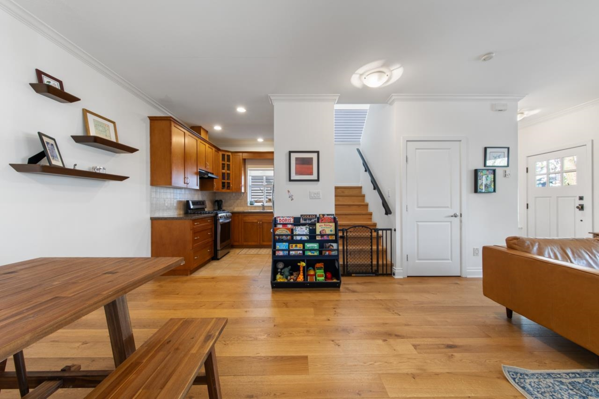 Primary Bathroom Photo of 830 E 10th Avenue, Vancouver, BC