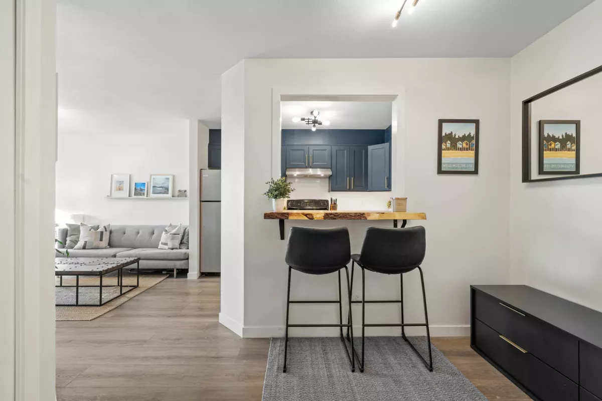 Dining Area Photo of 203 202 Mowat Street, New Westminster, BC
