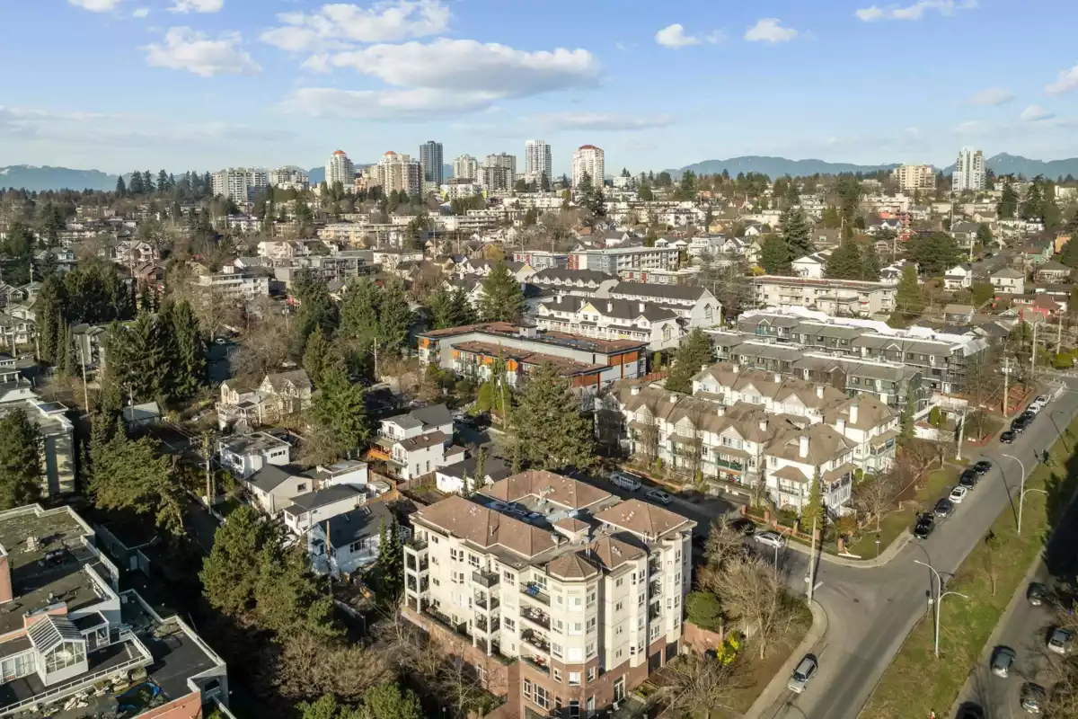Outdoor Deck Photo of 203 202 Mowat Street, New Westminster, BC