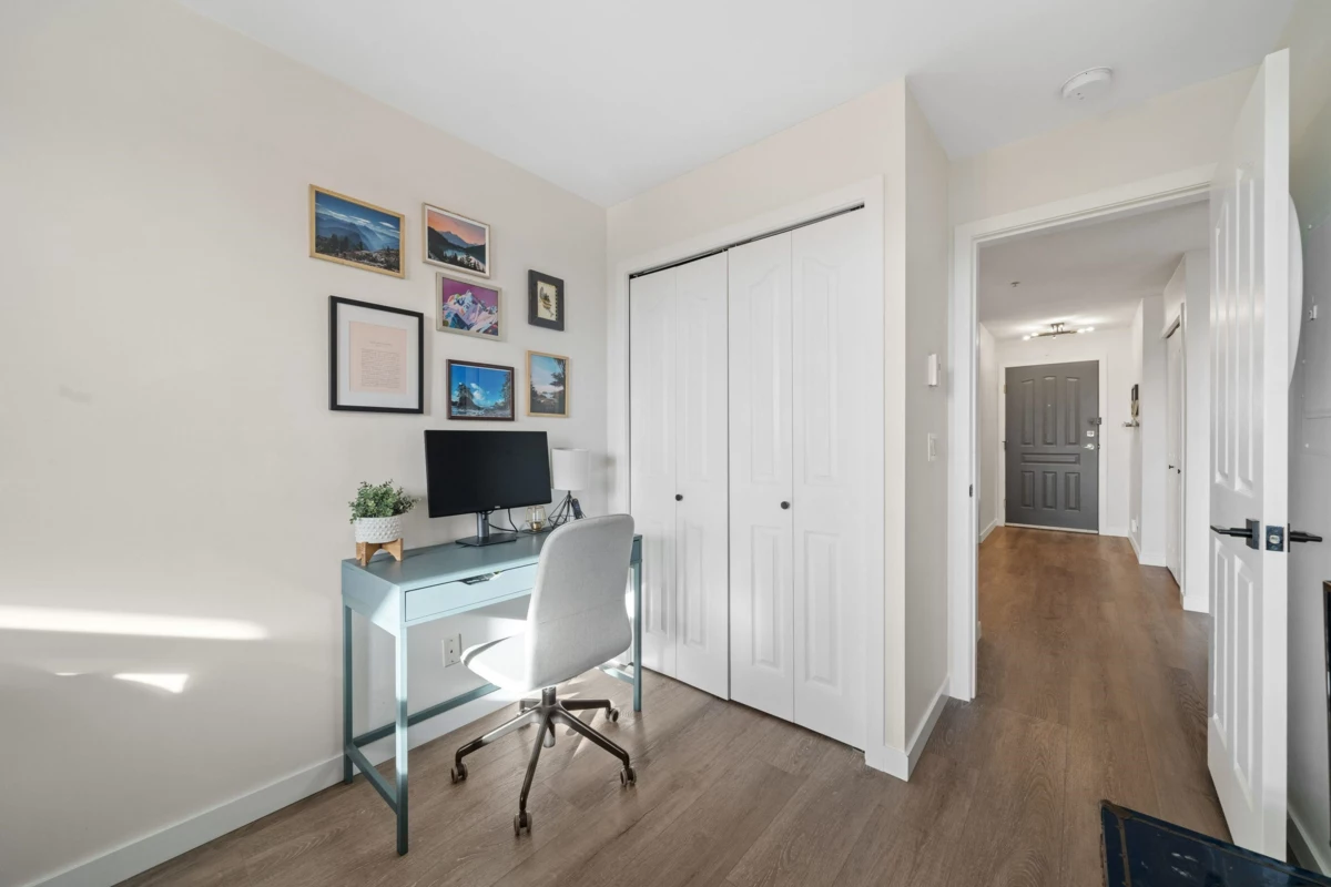 Powder Room Photo of 203 202 Mowat Street, New Westminster, BC