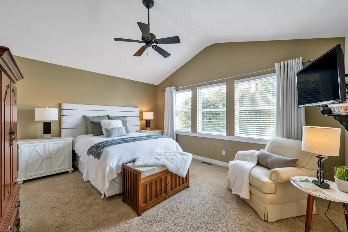 Powder Room Photo of 9367 Casimir Street, Langley, BC