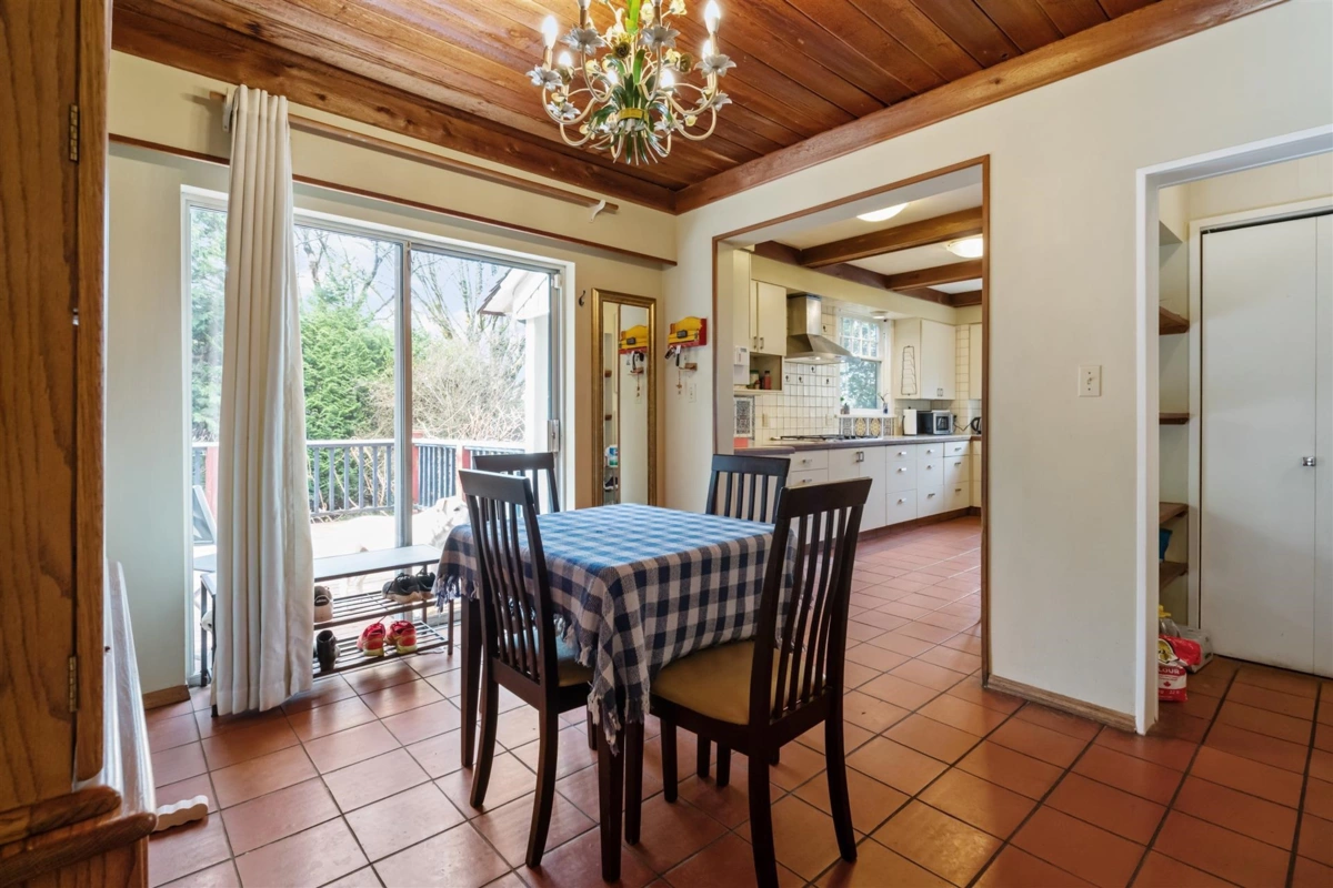 Kitchen Photo of 3737 Pine Crescent, Vancouver, BC