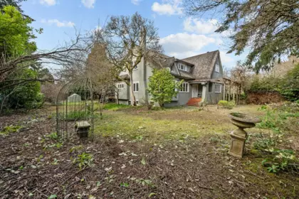 Front exterior of 3737 Pine Crescent, Vancouver, BC