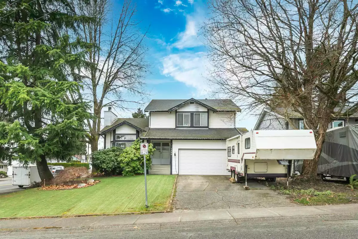 Garage Interior Photo of 1280 Sherman Street, Coquitlam, BC