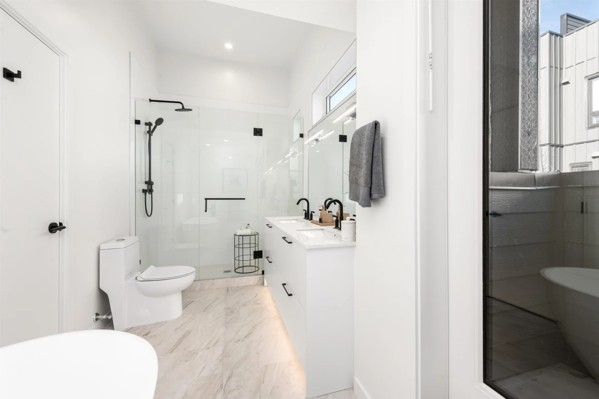 Bedroom 2 Photo of 135 535 E 2nd Street, North Vancouver, BC