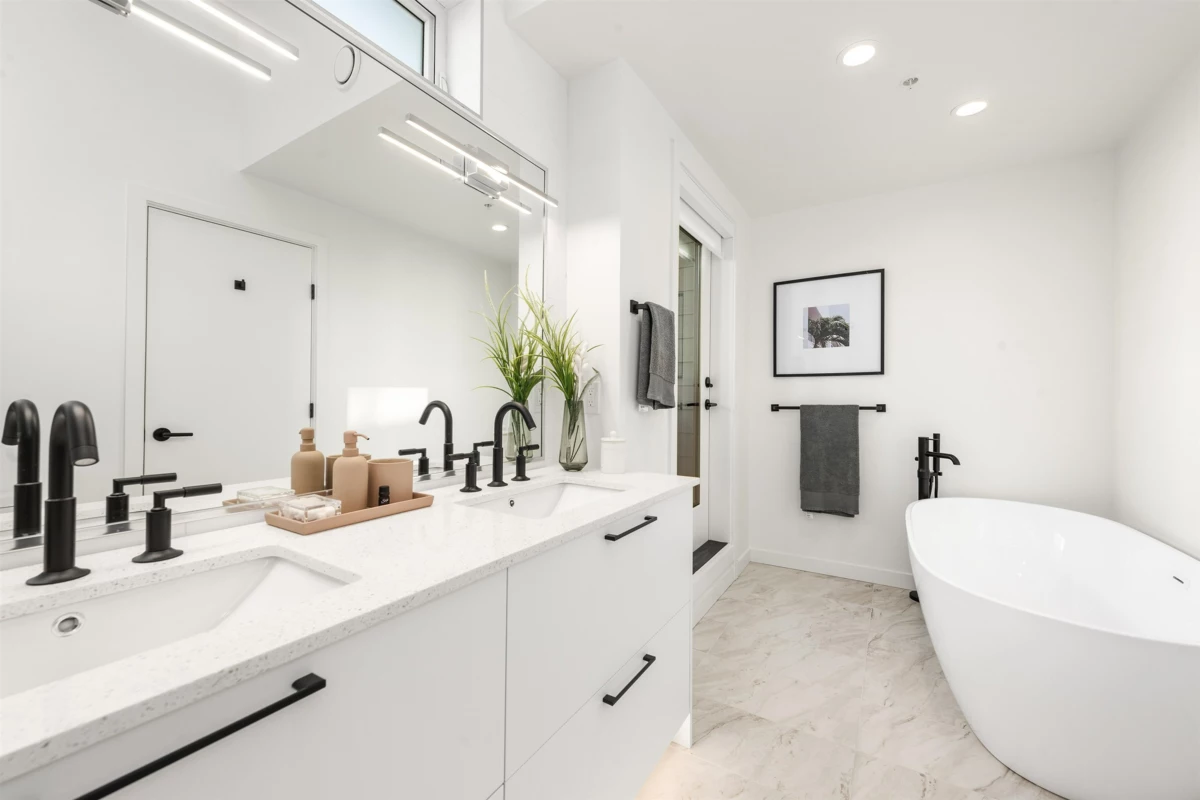 Bedroom 3 Photo of 135 535 E 2nd Street, North Vancouver, BC