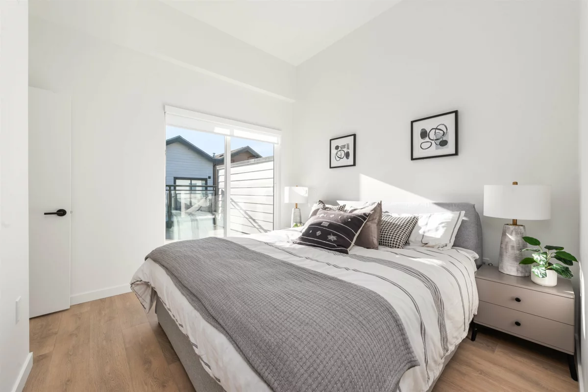 Walk-In Closet Photo of 135 535 E 2nd Street, North Vancouver, BC