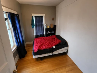 Powder Room Photo of 1217 Sixth Avenue, New Westminster, BC