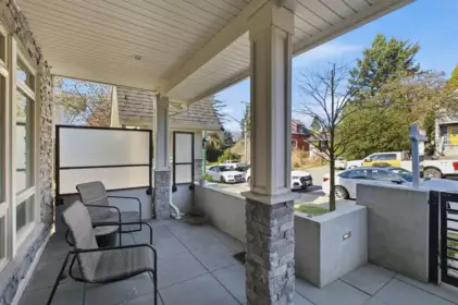 1 115 W Queens Road, North Vancouver, BC