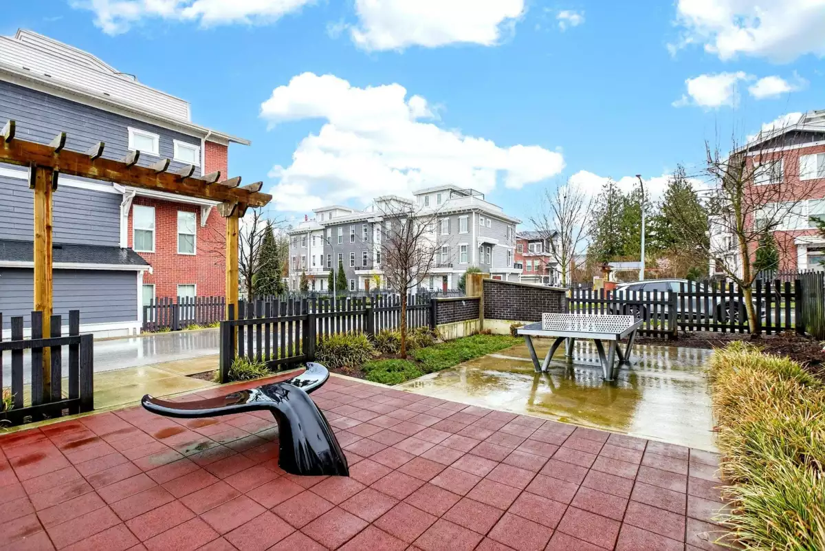 Outdoor Deck Photo of 21 8371 202b Street, Langley, BC