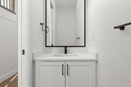 Guest Bathroom Photo of 31 5248 Goldspring Place, Chilliwack, BC