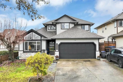 18239 68 Avenue, Surrey, BC, Surrey — Single Family Residence for sale