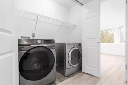 Laundry Room Photo of 24222 103 Avenue, Maple Ridge, BC