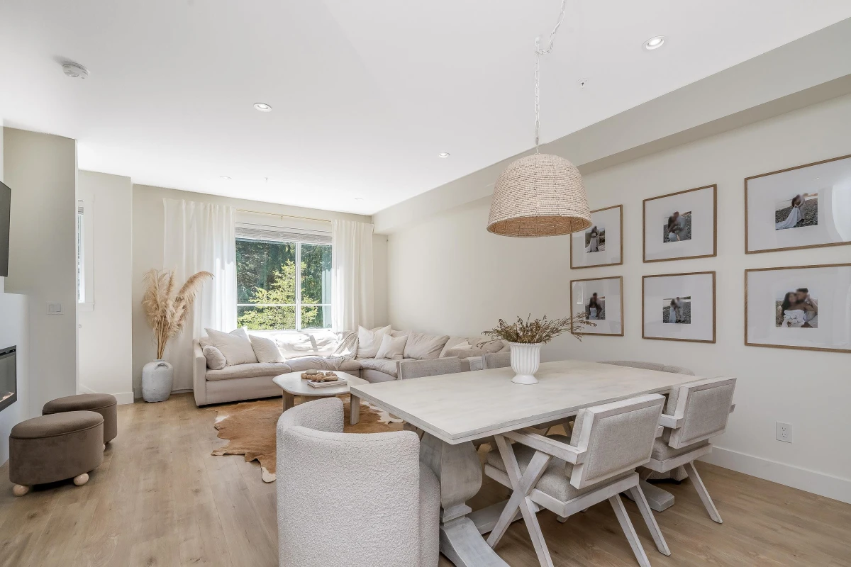 Living Room Photo of 53 19897 75a Avenue, Langley, BC