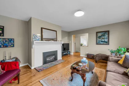 Breakfast Nook Photo of 450 W 15th Street, North Vancouver, BC