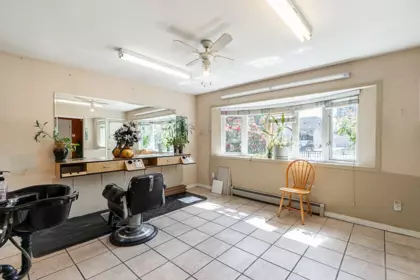 Hallway Photo of 7865 16th Avenue, Burnaby, BC