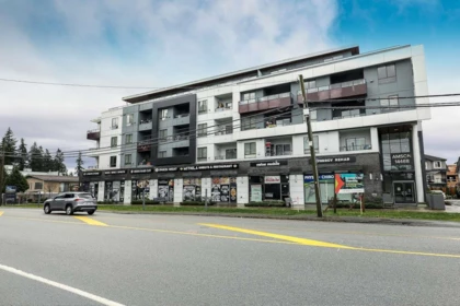 Swimming Pool Photo of A504 14468 72 Ave, Surrey, BC