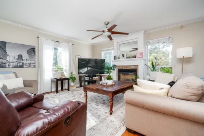 Kitchen Photo of 16143 9 Avenue, Surrey, BC