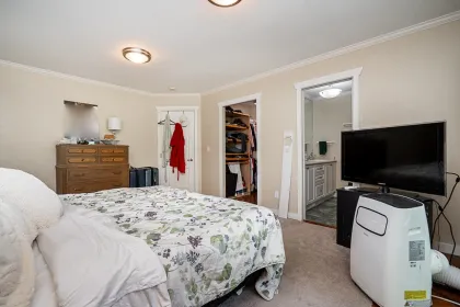 Powder Room Photo of 16143 9 Avenue, Surrey, BC