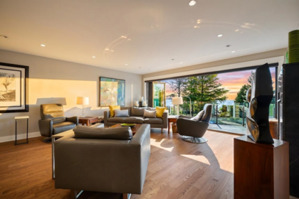Breakfast Nook Photo of 13387 13a Avenue, Surrey, BC