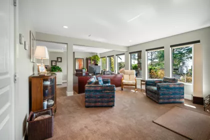 Staircase Photo of 13387 13a Avenue, Surrey, BC