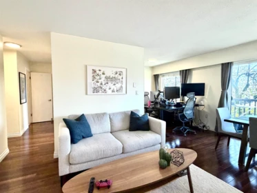 107 123 E 19th Street, North Vancouver, BC, North Vancouver — Apartment/Condo for sale