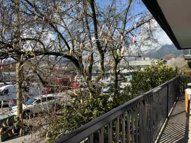 Front Yard Photo of 107 123 E 19th Street, North Vancouver, BC