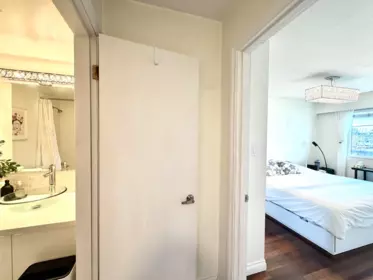 Mudroom Photo of 107 123 E 19th Street, North Vancouver, BC