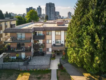 Outdoor Kitchen Photo of 107 123 E 19th Street, North Vancouver, BC