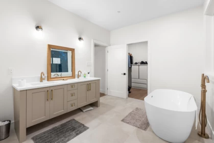 Laundry Room Photo of 9756 Dewdney Trunk Road, Mission, BC