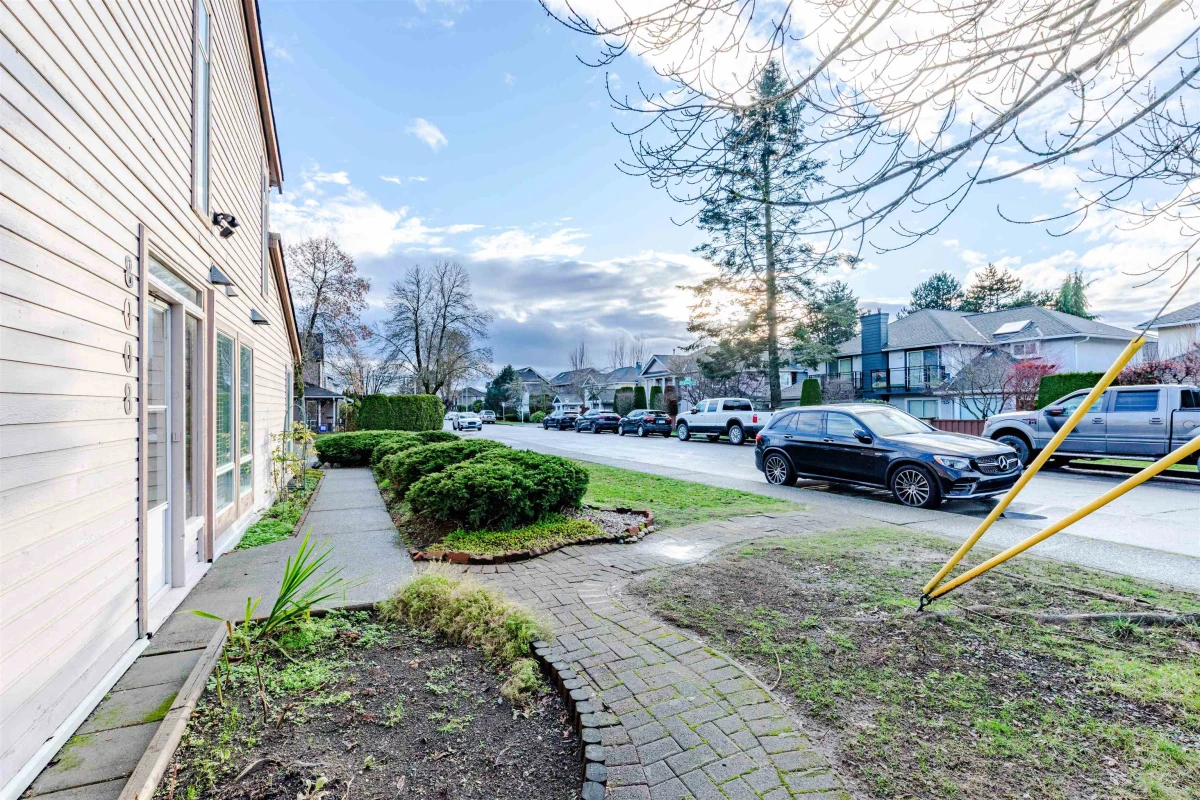 Family Room Photo of 8008 Ash Street, Richmond, BC