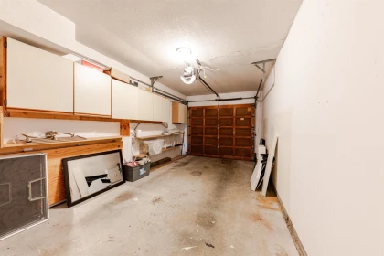 Mudroom Photo of 8008 Ash Street, Richmond, BC