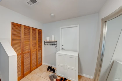Entry Foyer Photo of 11766 81a Avenue, Delta, BC