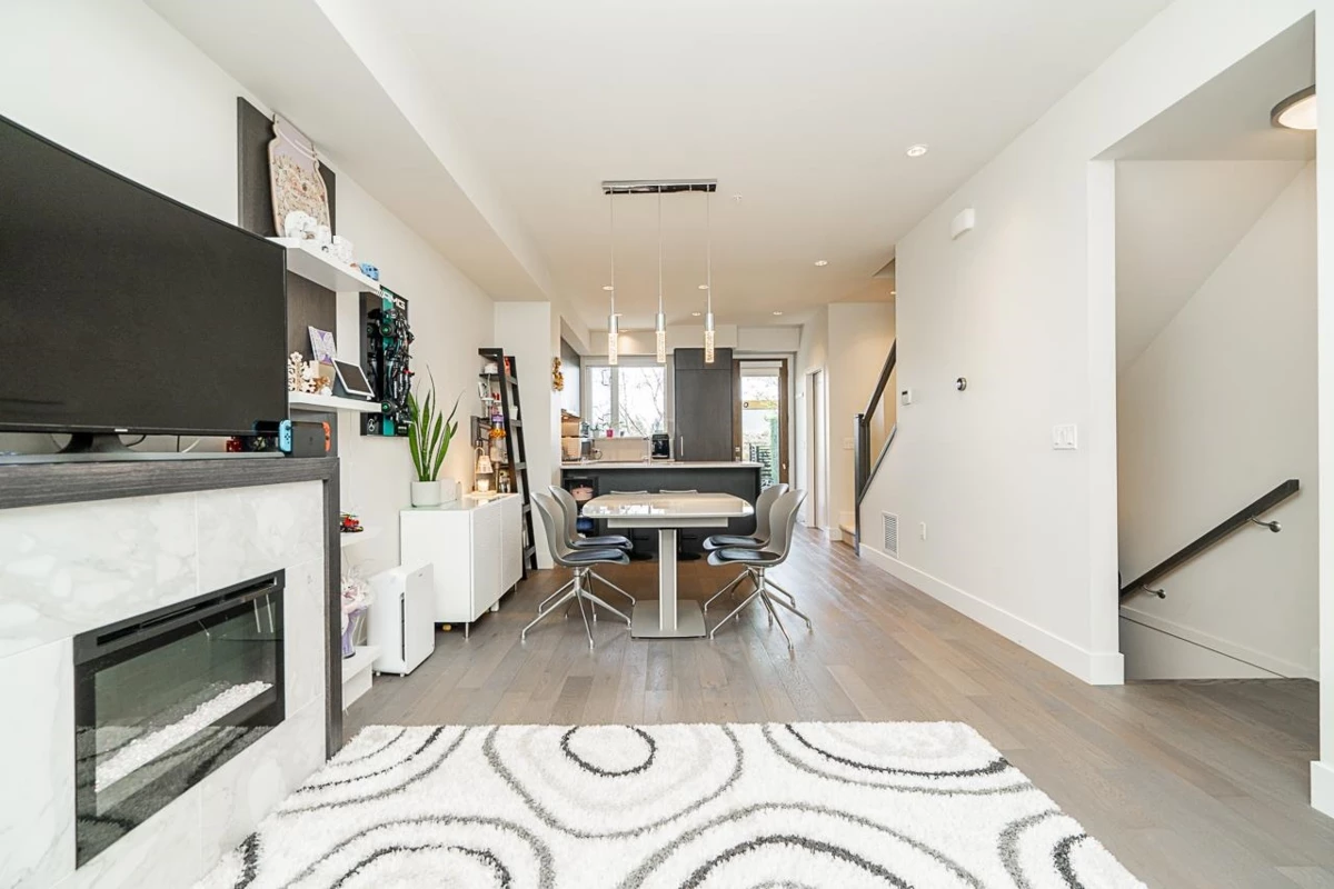 Dining Area Photo of 5518 Oak Street, Vancouver, BC