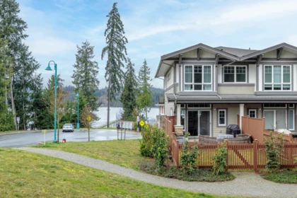 5900 Beachgate Lane, Sechelt, BC, Sechelt — Townhouse for sale