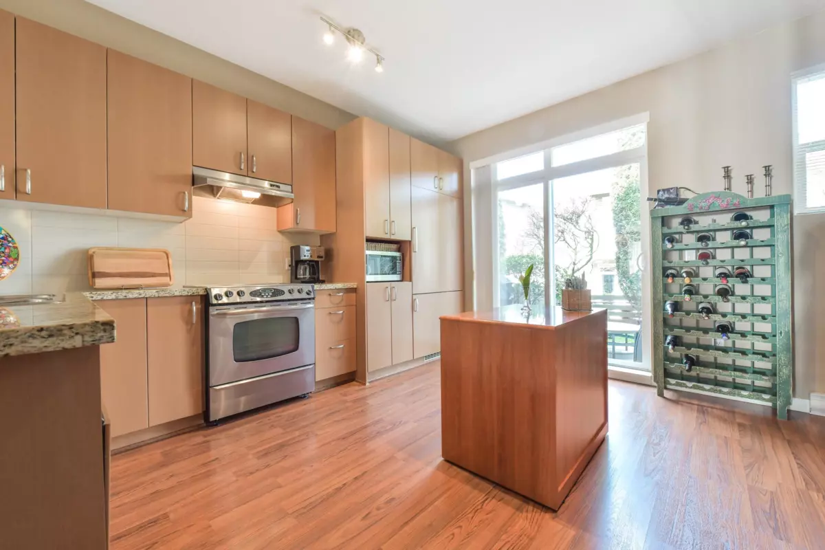 Dining Area Photo of 53 2729 158 Street, Surrey, BC