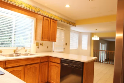Kitchen Island Photo of 5241 4a Avenue, Tsawwassen, BC