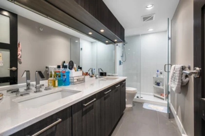 Primary Bathroom Photo of 402 220 Salter Street, New Westminster, BC