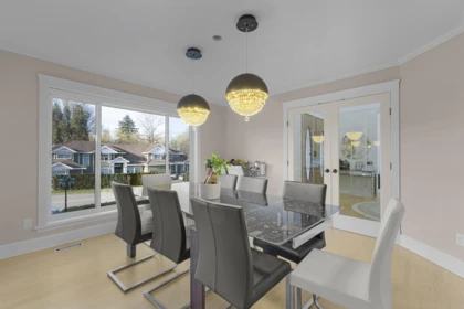 Guest Bathroom Photo of 17148 104 Avenue, Surrey, BC