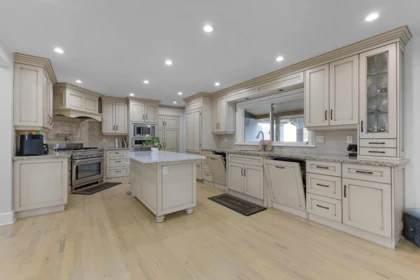 Laundry Room Photo of 17148 104 Avenue, Surrey, BC
