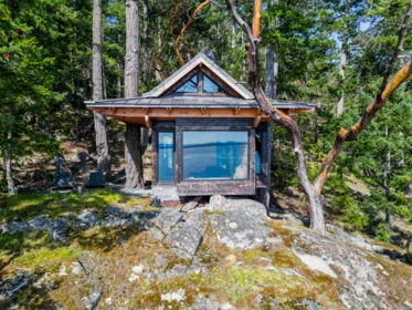 Hot Tub / Spa Photo of 1369 Mackinnon Road, Pender Island, BC
