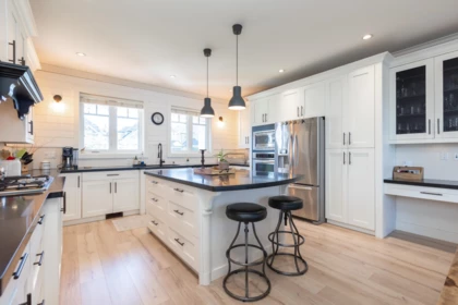 Breakfast Nook Photo of 17383 3a Avenue, Surrey, BC