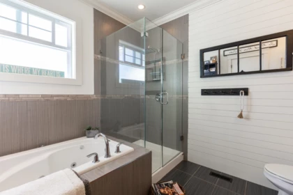 Entry Foyer Photo of 17383 3a Avenue, Surrey, BC
