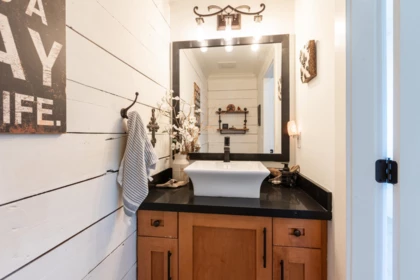 Kitchen Island Photo of 17383 3a Avenue, Surrey, BC