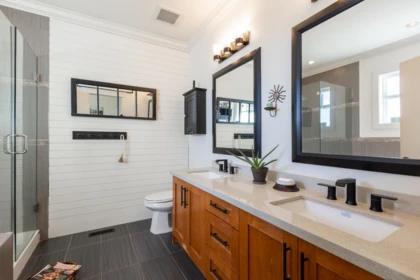 Mudroom Photo of 17383 3a Avenue, Surrey, BC